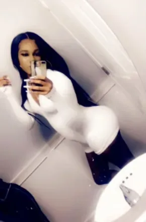 OnlyFans cuenta lia_sopretty23 header 2