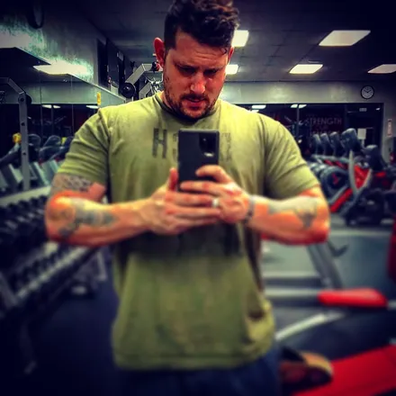 OnlyFans cuenta dadbodofthunder header 2