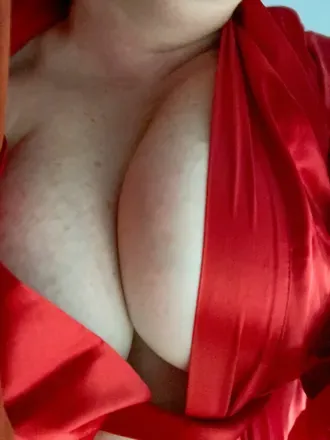 OnlyFans cuenta bustyvamp86 avatar 1