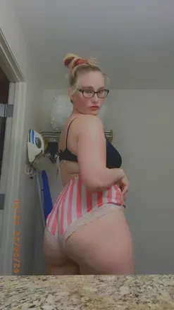 OnlyFans account  bouncyblondemama2023 avatar 1