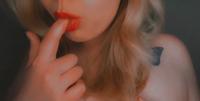 OnlyFans account  marryannee header 2