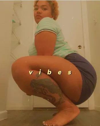 OnlyFans cuenta saviiipeach21 header 2