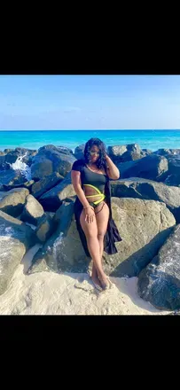 OnlyFans cuenta desiraye header 2