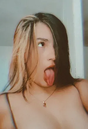 OnlyFans cuenta miablue1820 avatar 1