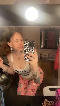 OnlyFans cuenta itgirlkal avatar 1
