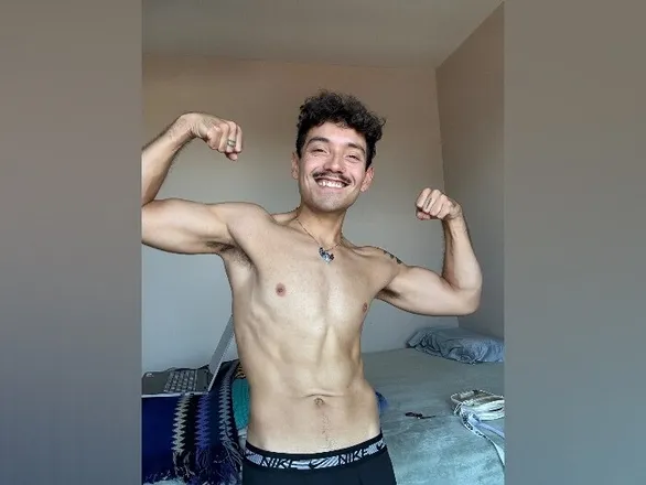OnlyFans account  theyvid header 2