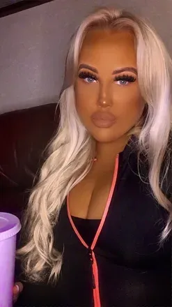 OnlyFans cuenta misshazelmay avatar 1