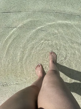 OnlyFans account  feetspeak69 header 2