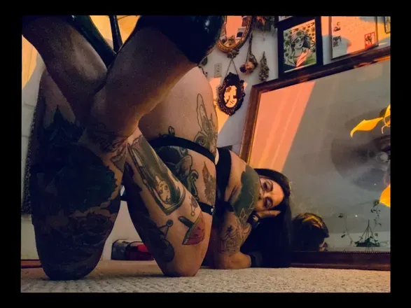 OnlyFans cuenta voluptas1 header 2