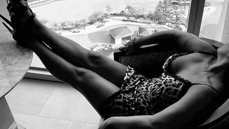 OnlyFans cuenta sexynsultry4u2worship header 2