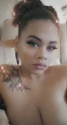 OnlyFans cuenta bratbrat avatar 1