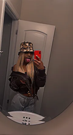 OnlyFans cuenta fayemama26 header 2