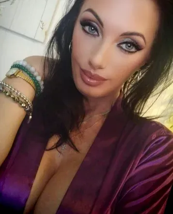 OnlyFans account  glamourgirlsonlyfans avatar 1
