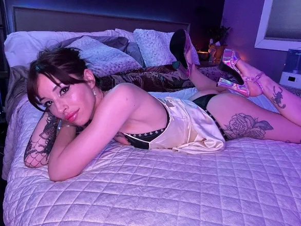 OnlyFans cuenta wintergreyxo header 2