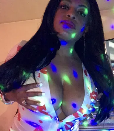 OnlyFans cuenta findommequeenie avatar 1