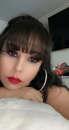 OnlyFans cuenta yusle2022 header 2