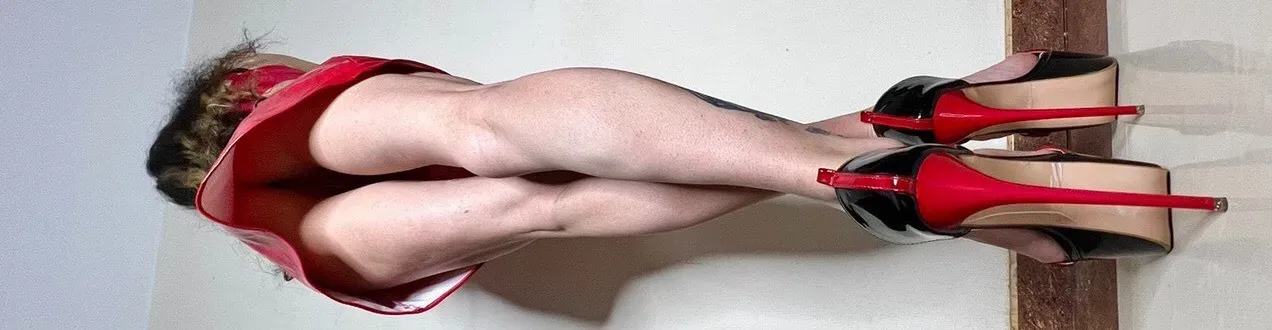 OnlyFans cuenta juliaxxxdomaina header 2