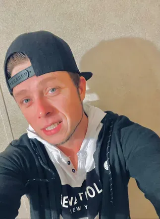 OnlyFans cuenta u421621112 avatar 1