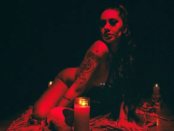 OnlyFans cuenta themistressinferno header 2