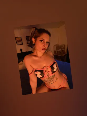 OnlyFans cuenta constrictedpussy header 2