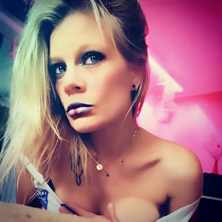 OnlyFans cuenta earthlingello4 header 2
