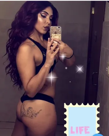 OnlyFans cuenta queenred28 header 2