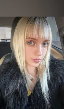 OnlyFans account  ellabeefreshman avatar 1