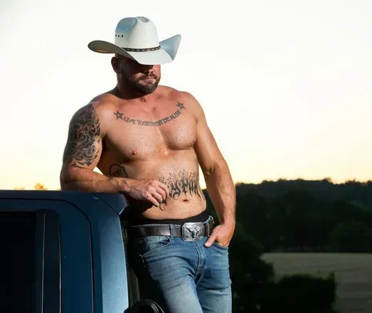OnlyFans cuenta dadbodz520 avatar 1