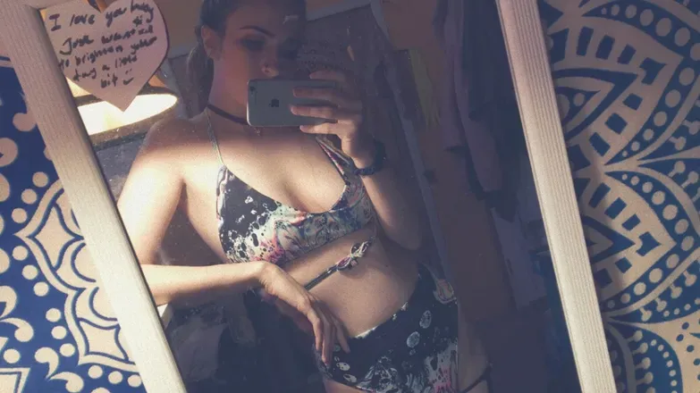 OnlyFans cuenta headbanginbombshell avatar 1