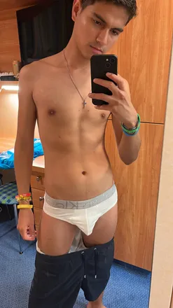 OnlyFans cuenta twink.latino23 header 2