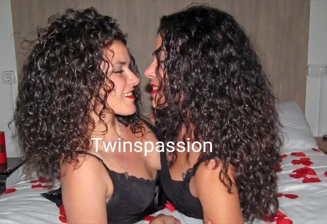 OnlyFans cuenta twinspassionfree avatar 1