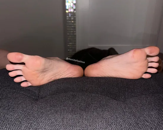 OnlyFans cuenta danidefeettoe header 2