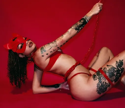 OnlyFans cuenta milkqueenn header 2