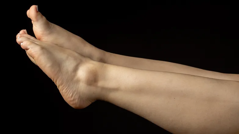 OnlyFans cuenta petitefeetcr header 2