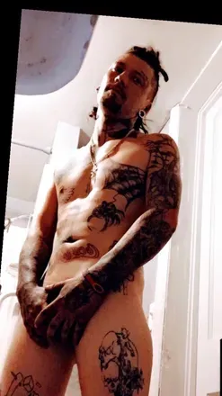 OnlyFans cuenta tattoo_man_420 avatar 1