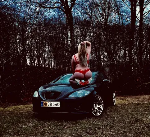 OnlyFans cuenta siggamusen header 2