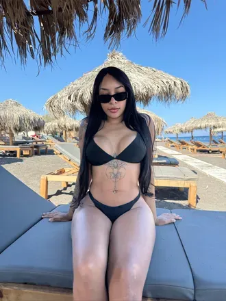 OnlyFans cuenta milanaughtybrunette avatar 1