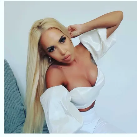 OnlyFans cuenta karinakoch header 2
