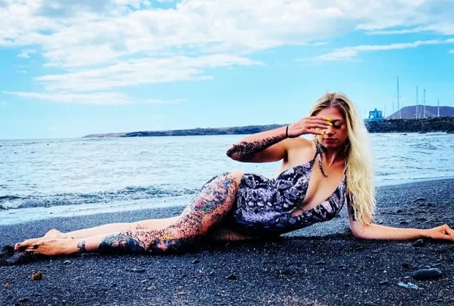 OnlyFans cuenta hotjulinegarcia header 2