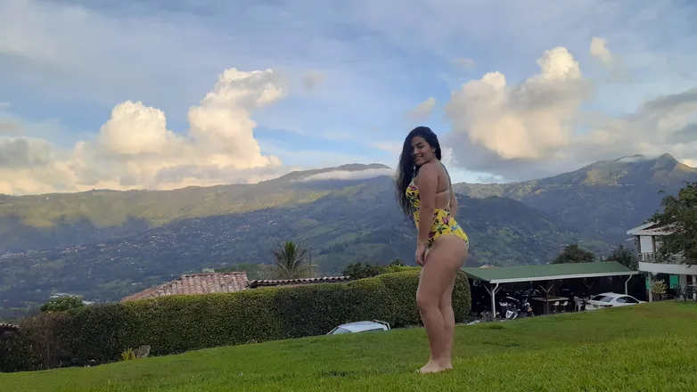 OnlyFans cuenta yesiarias header 2