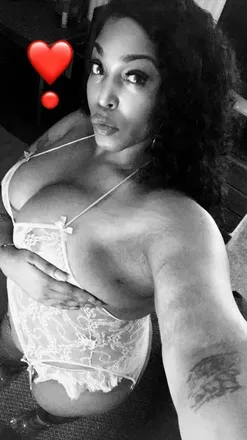 OnlyFans cuenta sixfootseventskenyatta avatar 1