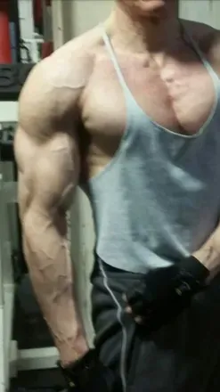 OnlyFans cuenta versmuscledddy avatar 1