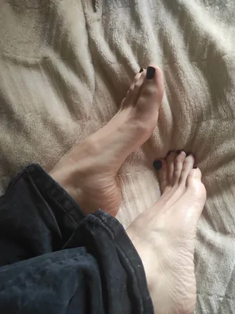 OnlyFans cuenta lexybarefeet header 2