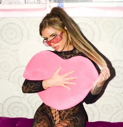OnlyFans of kyliescreams