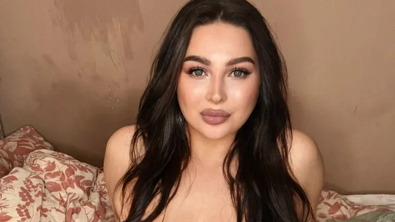 OnlyFans cuenta uktittygoddess header 2