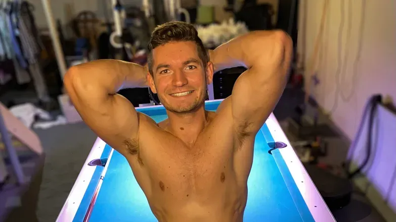 OnlyFans account  whattheefffans header 2