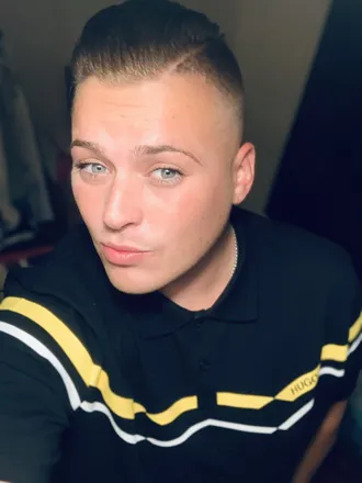 OnlyFans cuenta blueeyedboy90 header 2