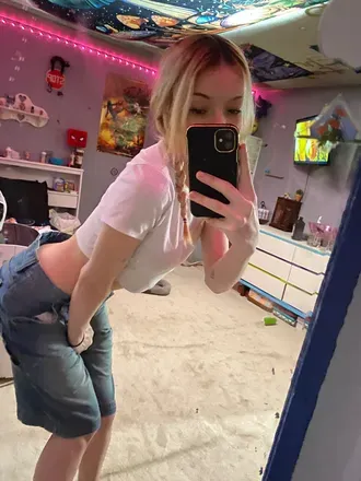 OnlyFans cuenta emilybby avatar 1