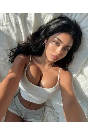 OnlyFans cuenta mommymalika avatar 1