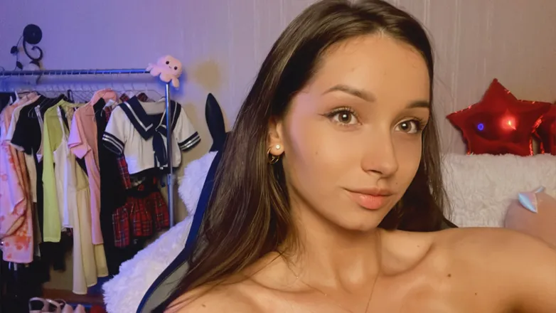 OnlyFans cuenta media_girl header 2